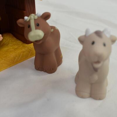 10 pc Little People Nativity Manger  (Missing 1 Sheep) - Used
