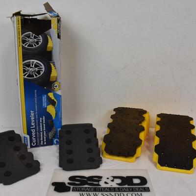 Curved Leveler for Leveling Travel Trailers, 4 pc (Damaged Box and Grip)