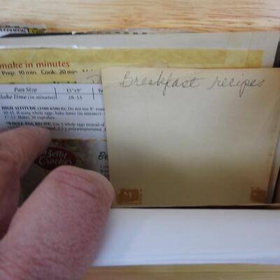 Pinewood Recipe Box 4" W x 7" L x 5"  Includes Home Made Recipes...Yummy!