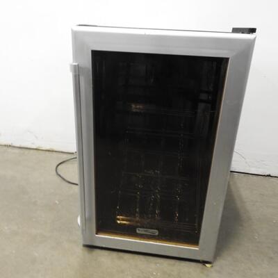 28in Thermoelectric Wine Cooler Model #TWR282S: Black/Silver, WORKS