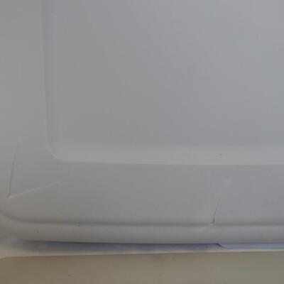 Sterilight 58Qt Clear Bins With Lids, Bins Have Breakage On Top, 1 Lid Cracked