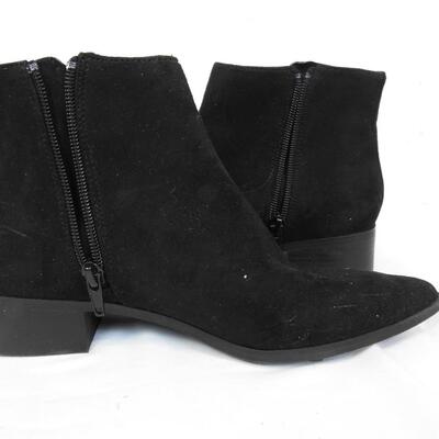 Youth/Womens Shoes: Pink/White Nike 7Y, Black Boots 7W, Black Shoes 6