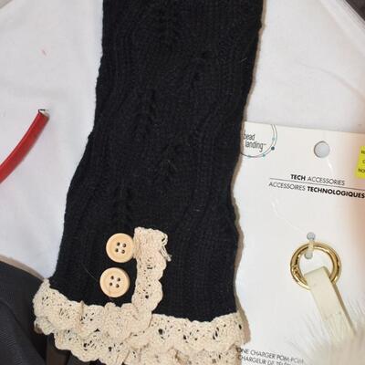 6 pc Lot: Gloves, Arm Warmers, Tech Cat Charger, Cell Phone Holder, Bag - New