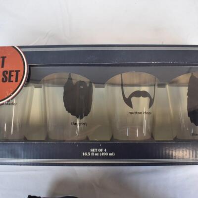 4 Pint Glasses Set, Beard Styles - New