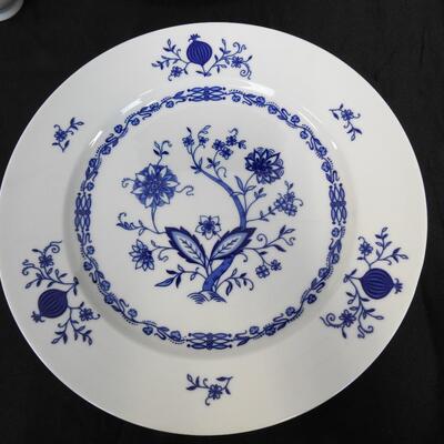 5 Place Setting China Plates & Cups: "Christina Porcelain" by Seltman Weldmann