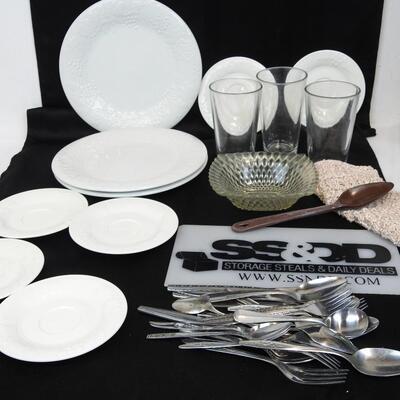 18 pc Kitchen Lot: 3 Dinner & 6 Cup Plates, 3 Cups, 3 Glasses, Candy Dish, etc