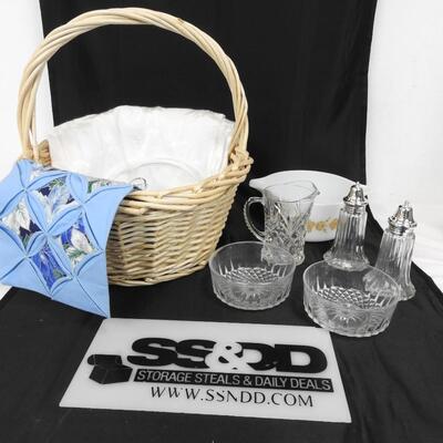 Kitchen Lot: Vintage Crystal S&P Shakers, Pyrex, Vintage Crystal Pitcher, Basket