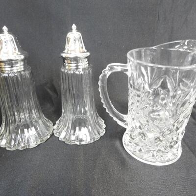 Kitchen Lot: Vintage Crystal S&P Shakers, Pyrex, Vintage Crystal Pitcher, Basket