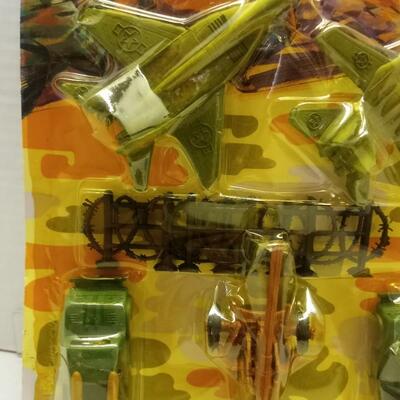 MidWestern Dst. Army combat  and equipment 1996 new in package