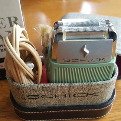 Vintage Schick Electric Shaver Set with Cleaner