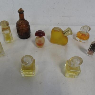 14 Vintage Bottles/Perfume & 1 Stopper: Various Sizes, Styles & Fragrances, Tin