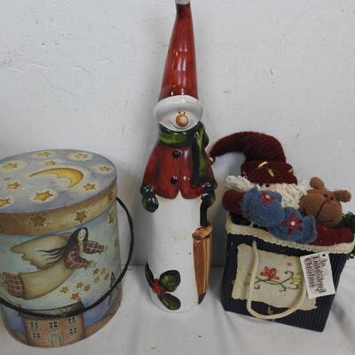 Christmas Decor w/Tote, Wicker Star Basket, Wreath, Snowman, Santas, Ornaments,