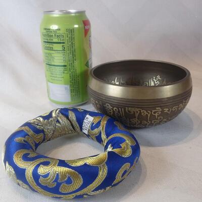 Tibetan Singing Bowl with Padded Ring