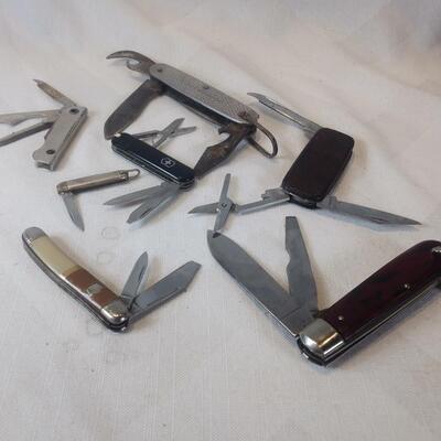Grouping of 7 Pocket Knives