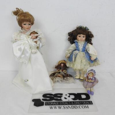 Doll Lot: Avon Mother & Child, Gepeddo Doll in Blue/White Dress, 2 Mini Dolls