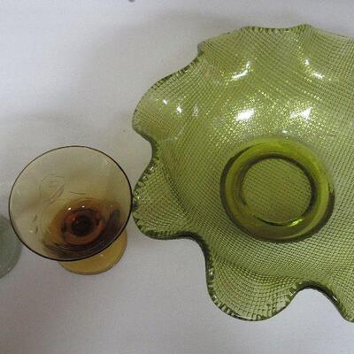 Mid Century Glassware Lot, Bowl and Cordials