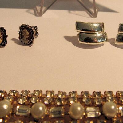 Lot of Costume Jewelry, Faux Pearls on Bracelet, Read Description