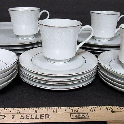Vintage Lovelace Crown Victoria Fine China, Service For Four