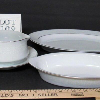 Lovelace Crown Victoria Fine China Gravy, Platter, Oval Baker