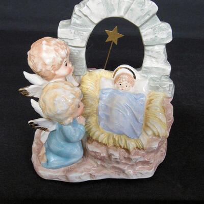 George Good Nativity Music Box, Plays Silent Night, Works, Nice