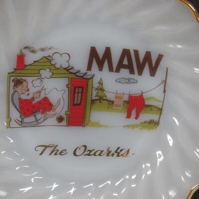 Vintage Anchor Hocking Ozarks Maw and Paw Plates, Too Cute!