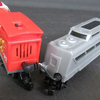 Hot Wheels Train Engine #142 and Car