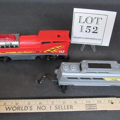 Hot Wheels Train Engine #142 and Car