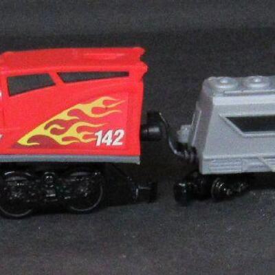 Hot Wheels Train Engine #142 and Car
