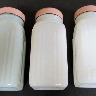 Matching Set of 20 Art Deco Griffith's Spice Jars in Original Wood Stand