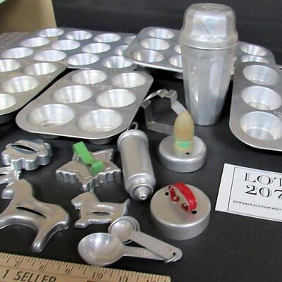 Large Lot of Vintage Aluminum Kitchen Baking Items