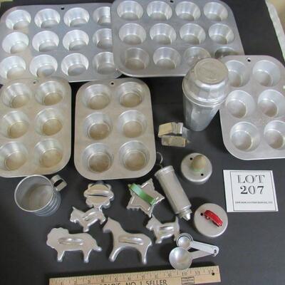 Large Lot of Vintage Aluminum Kitchen Baking Items