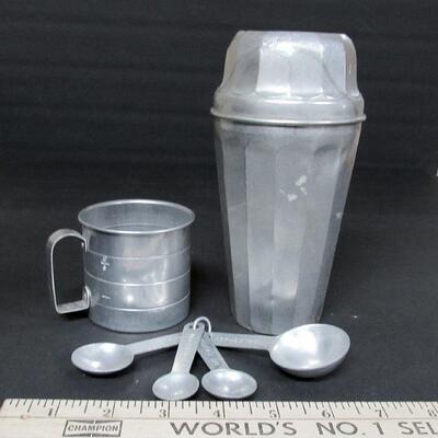 Large Lot of Vintage Aluminum Kitchen Baking Items