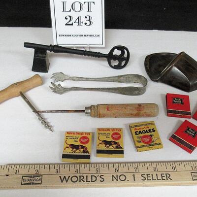 Vintage Lot Household Items
