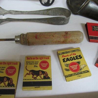 Vintage Lot Household Items