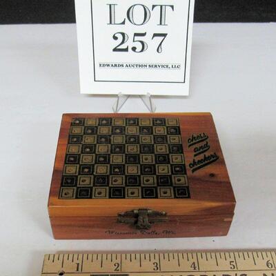 Vintage WI Dells Wood Souvenir Box With Chess/Checkers