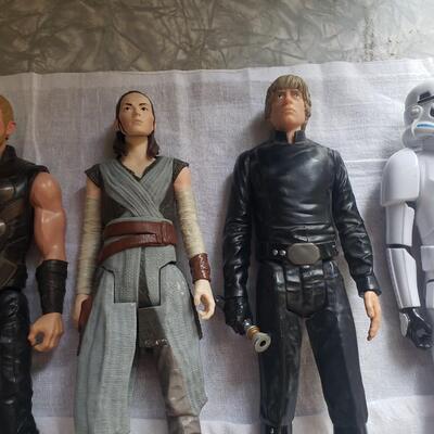 Star Wars action figures large