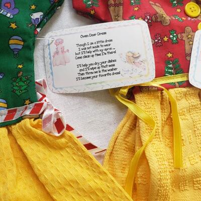Oven door dress hand towel lot of 2