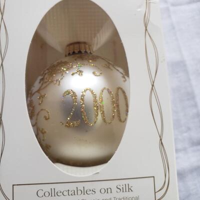 Is Christmas ornament in Box