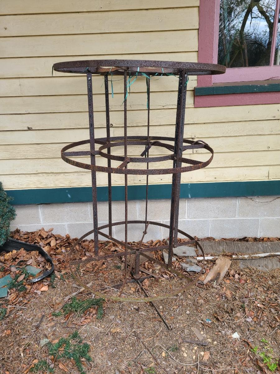 Rusty Display Rack Lot 710: Antique Large Round Rusty Metal Display Stand (Ready To ...