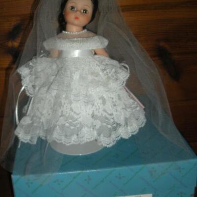 1991 Madame Alexander 8" Bride Doll Mint in box with tags