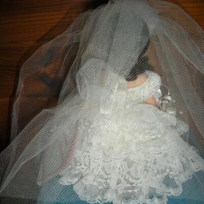 1991 Madame Alexander 8" Bride Doll Mint in box with tags