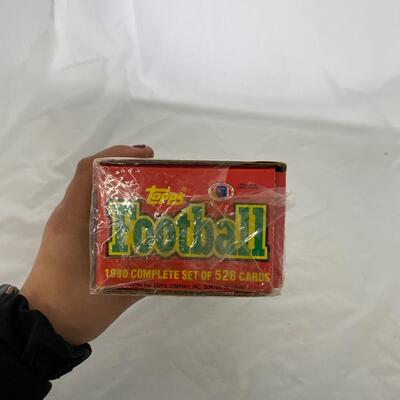 -116- Football Cards | 1990 Complete Sealed Set