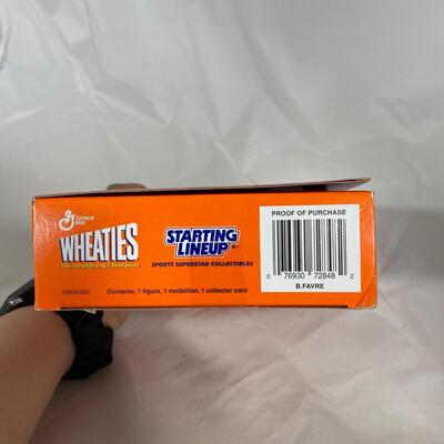 -136- Brett Favre | Wheaties Starting Lineup Figure