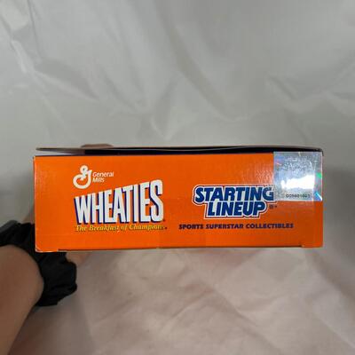 -136- Brett Favre | Wheaties Starting Lineup Figure
