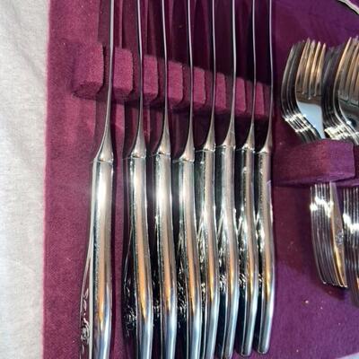 Broyhill Flatware Set