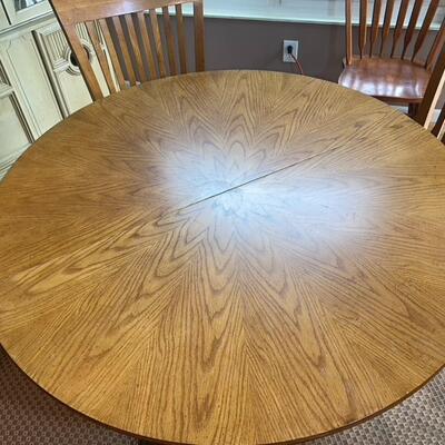 Wooden Dinner Table With Chairs and 2 Leafs