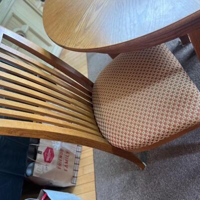 Wooden Dinner Table With Chairs and 2 Leafs