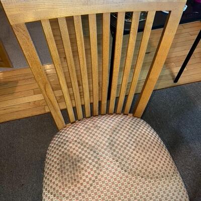Wooden Dinner Table With Chairs and 2 Leafs