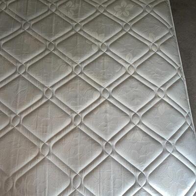 Queen Size Bed With Box Springs And Frame