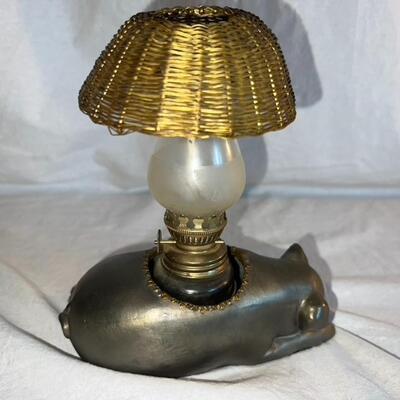 Petites Choose Pig Oil Lamp Decoration